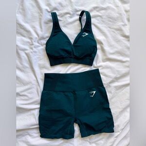 Gymshark Women’s Vital Seamless 2.0 Set | V-neck bra and shorts